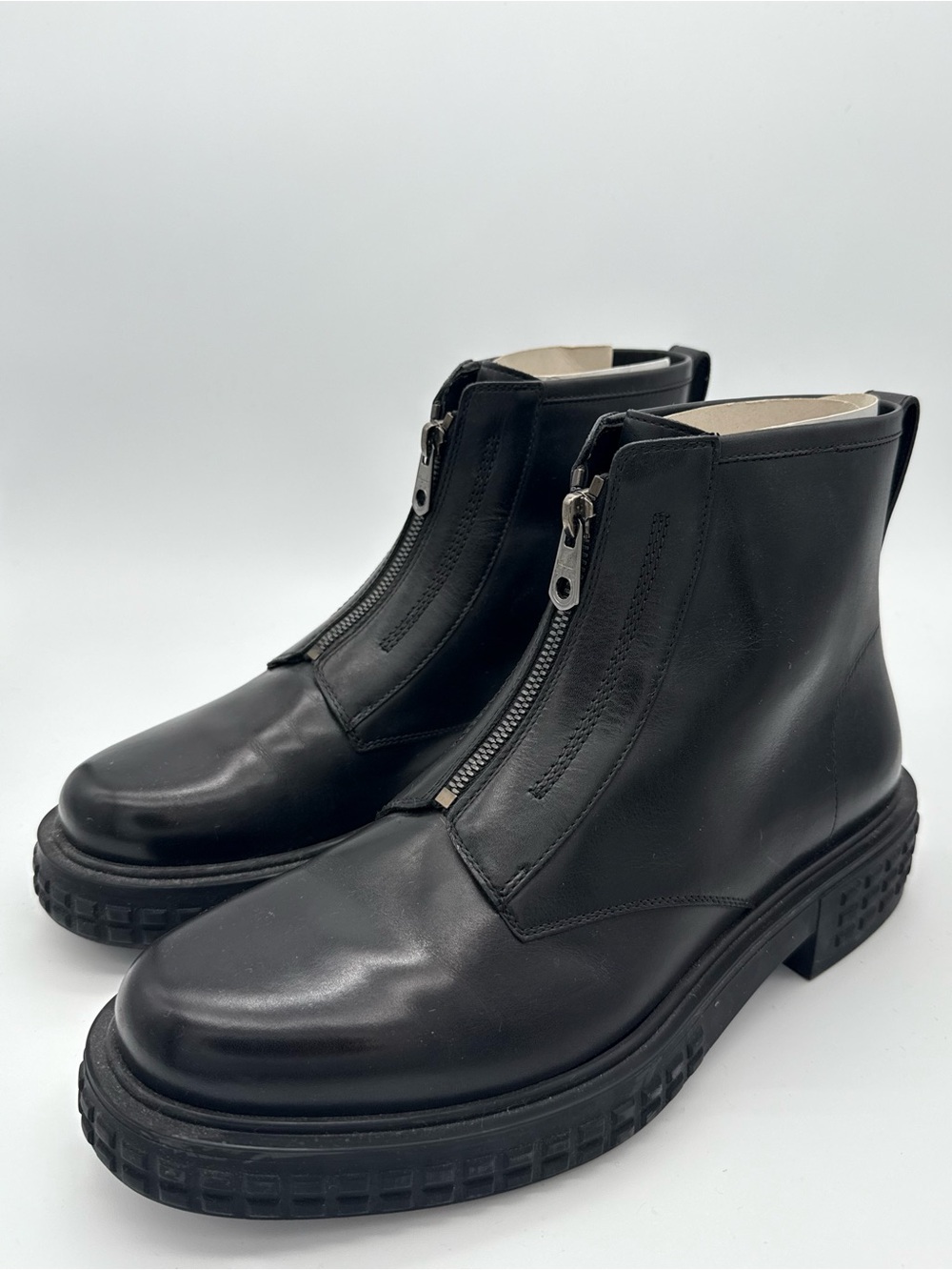 Salvatore Ferragamo Men’s Black Leather Spike Boots Size 8.5 US